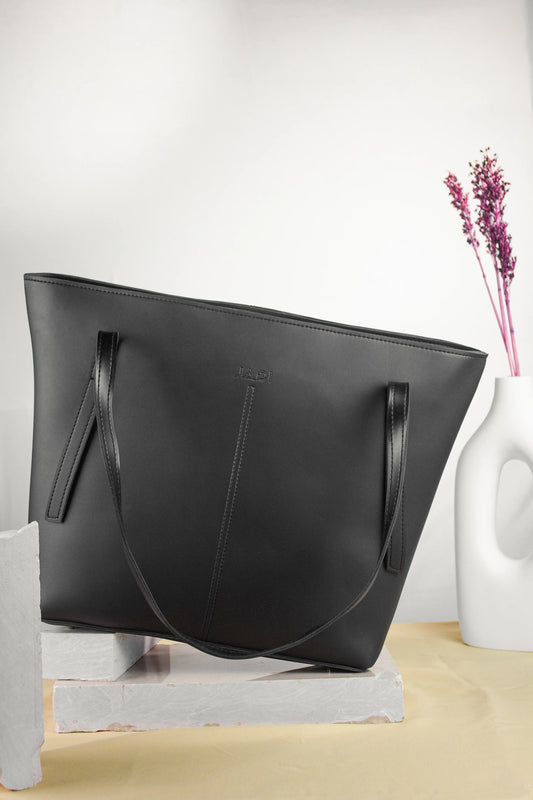 Lunéa Tote in Black — minimal tote bag JADI Pakistan