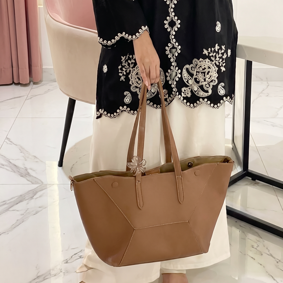 Solis Tote Brown